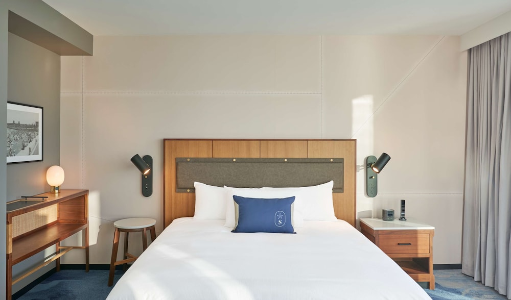 Sable at Navy Pier Chicago, Curio Collection by Hilton 17/59