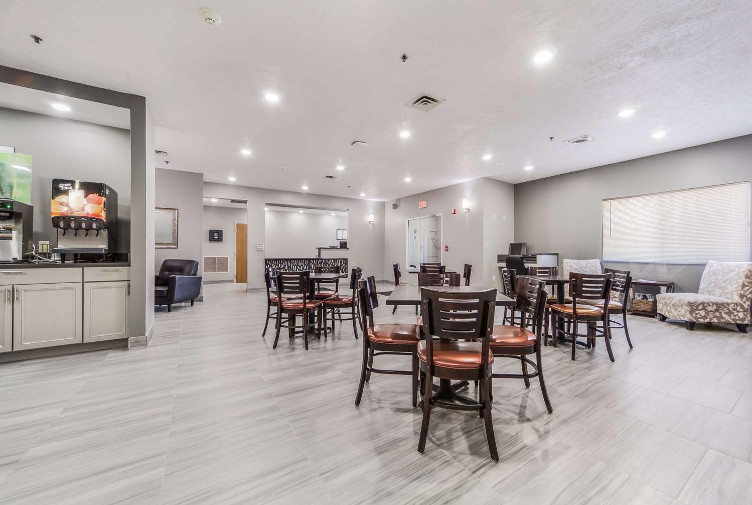 Quality Inn and Suites Omaha NE 30/34