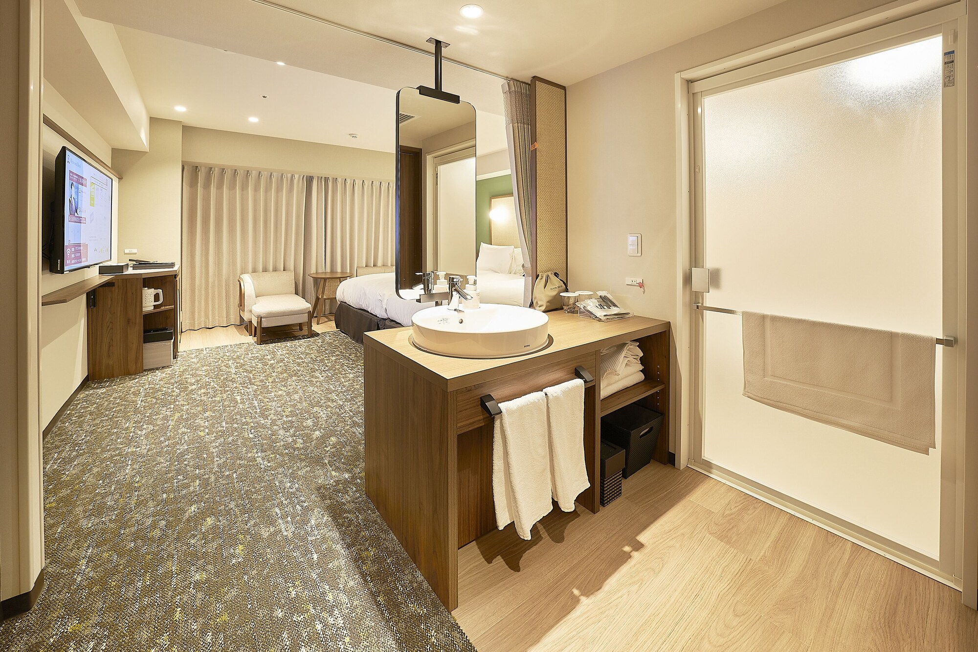 غرفة بسريرين منفصلين مع سرير إضافي للمدخنين، Keisei Richmond Hotel Tokyo Kinshicho 9/10