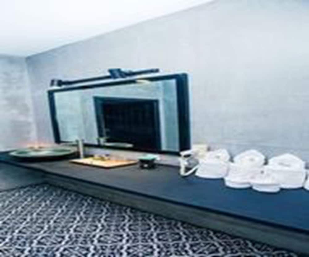 Vacation Boutique Hotel 4/18