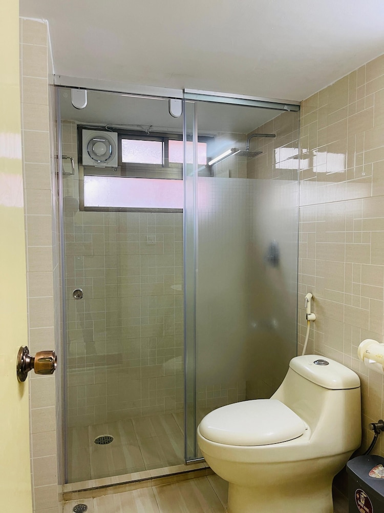 Hotel Grand Circle Inn 59/60