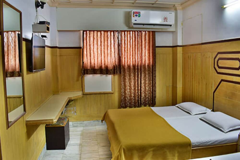 Hotel Ramakrishna 19/32