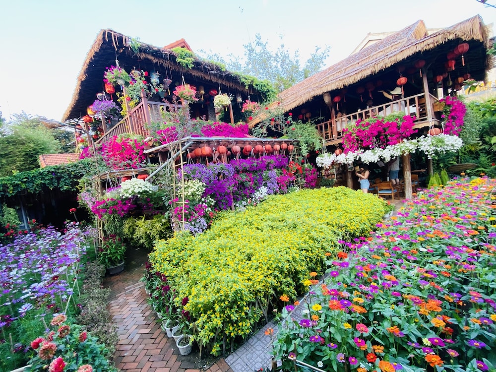 Khamy Riverside Resort 33/43
