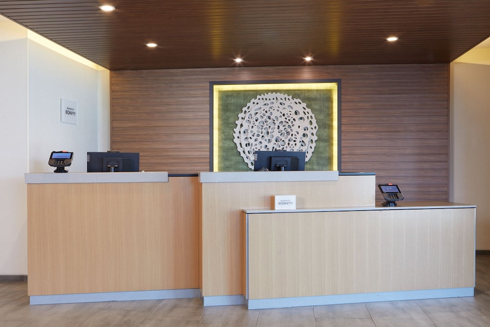 Fairfield Inn & Suites by Marriott Palmdale West 3/28