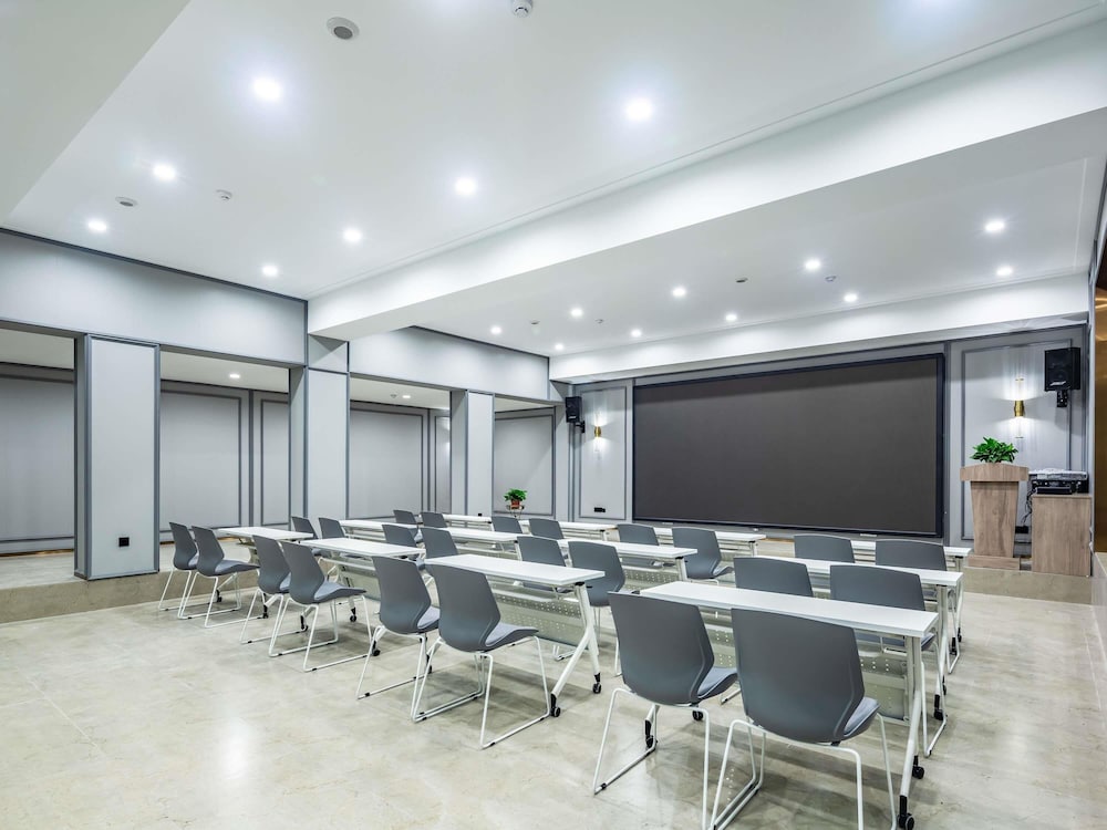 Mercure Qingdao Zhanqiao 34/46