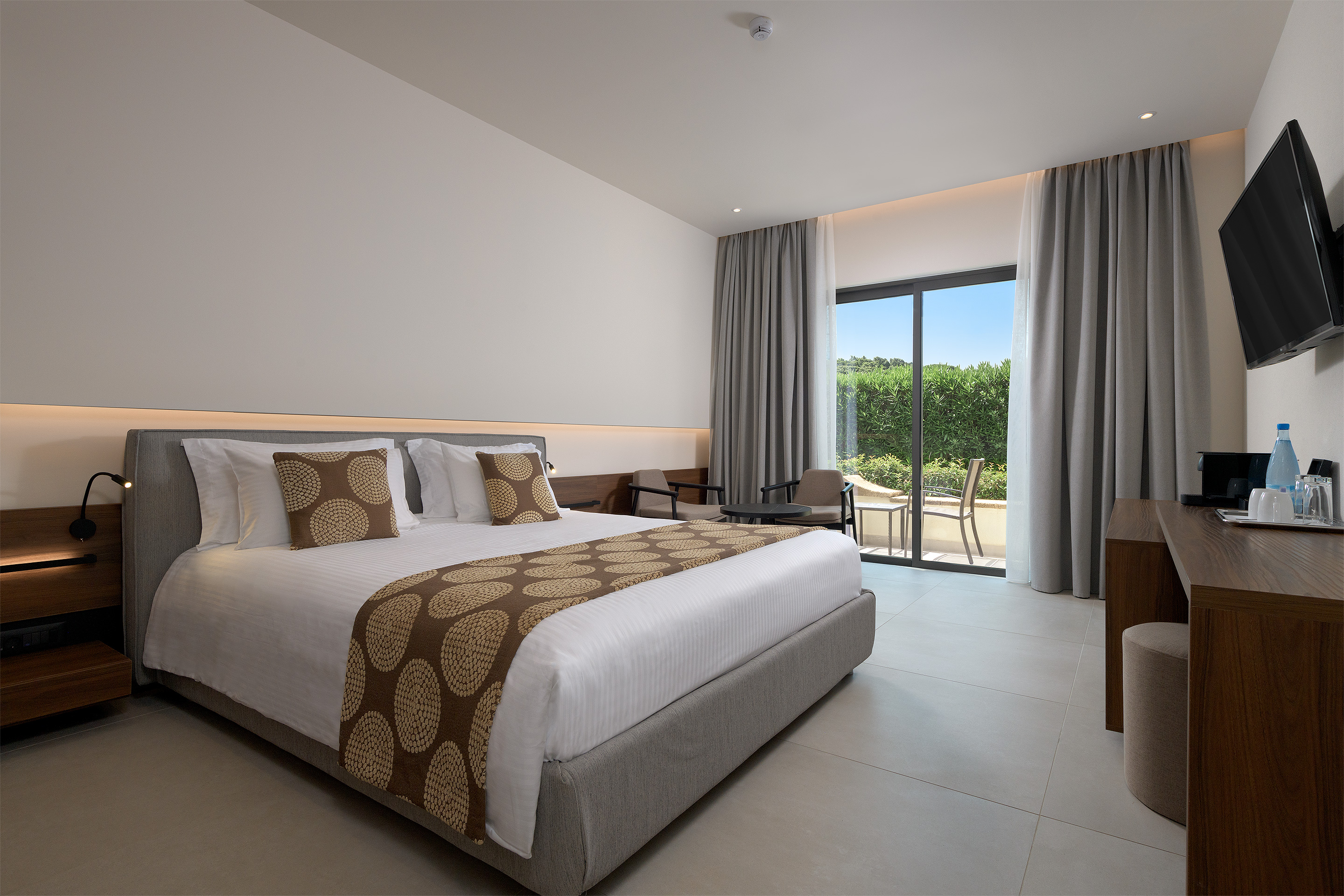 Deluxe, Double Bed