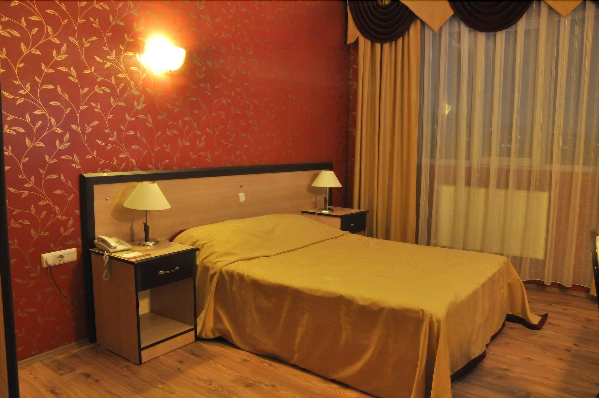 Grand Cinar Hotel 10/20