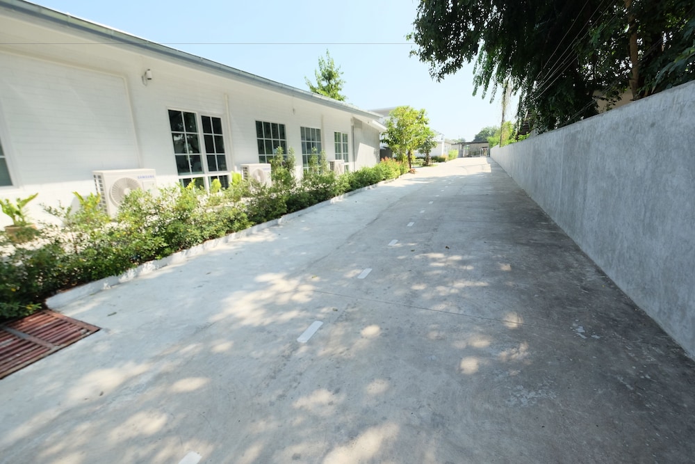 Montara Hotel & Resort Korat 28/30