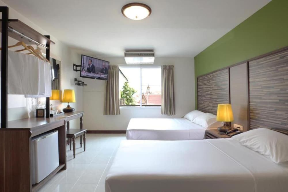 Rambuttri Village Inn Plaza 26/69