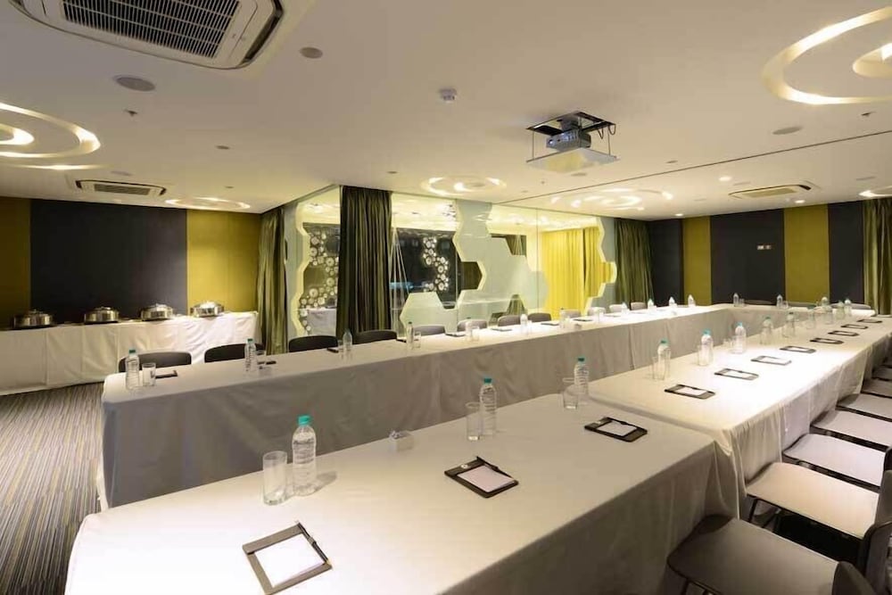 The Lime Boutique Suites 35/38