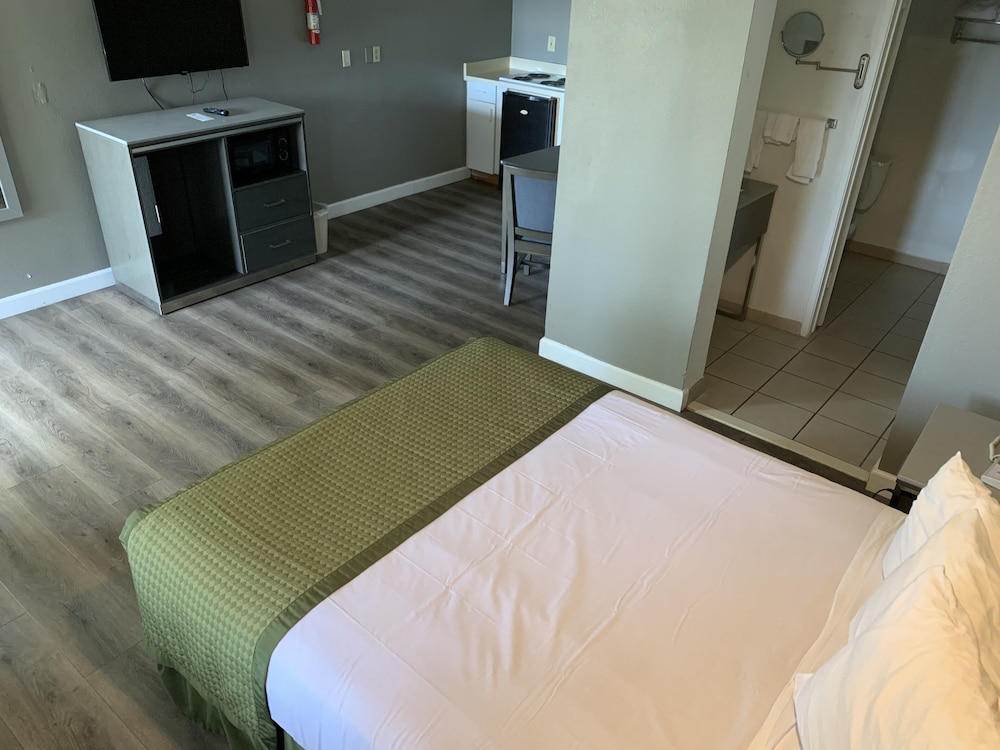 Hotel Palmeras Chula Vista (ex Vagabond Inn Chula Vista) 15/35