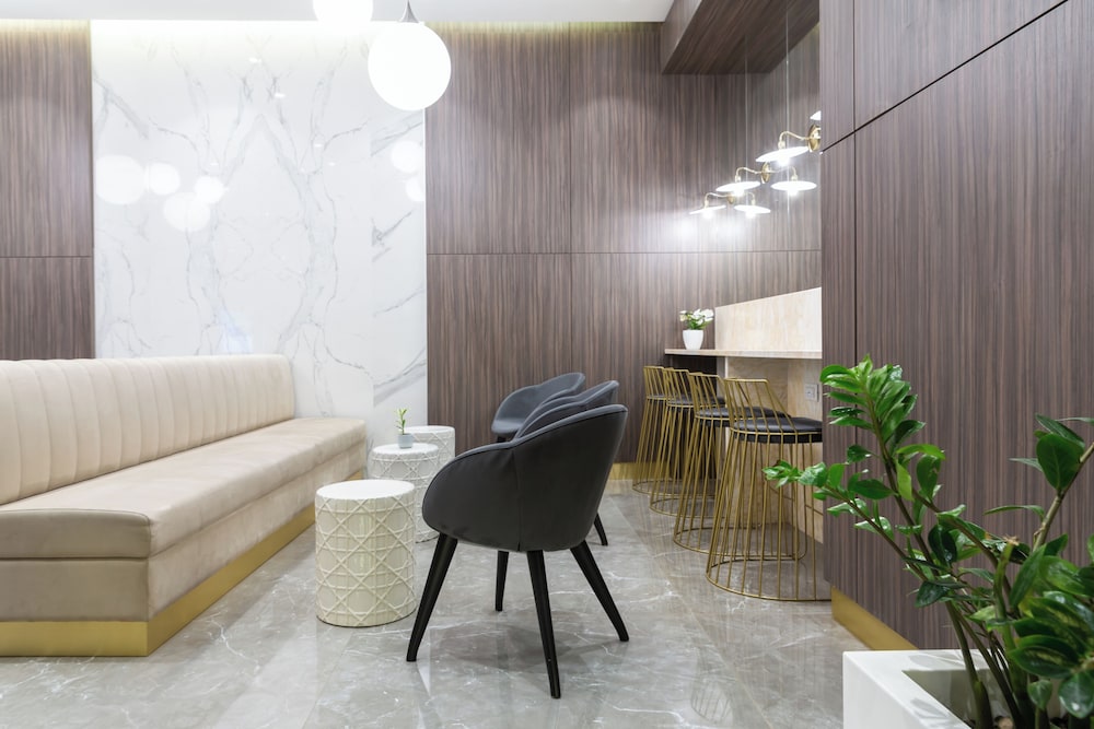 115 The Strand Hotel And Suites 24/49