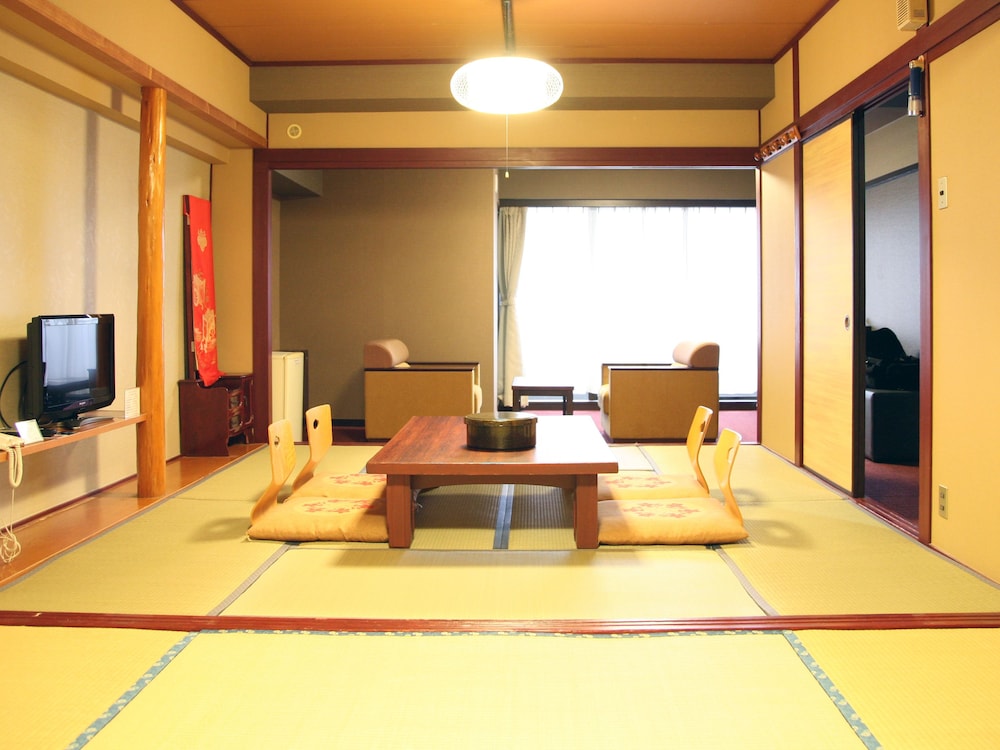 HOTEL KIRISHIMA CASTLE 12/66