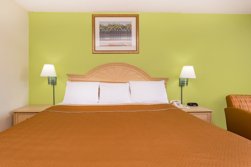 Travelodge by Wyndham Cordele 8/24