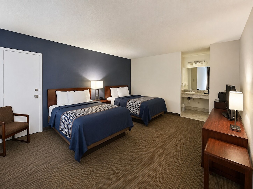 Alamo Inn Suites 18/61