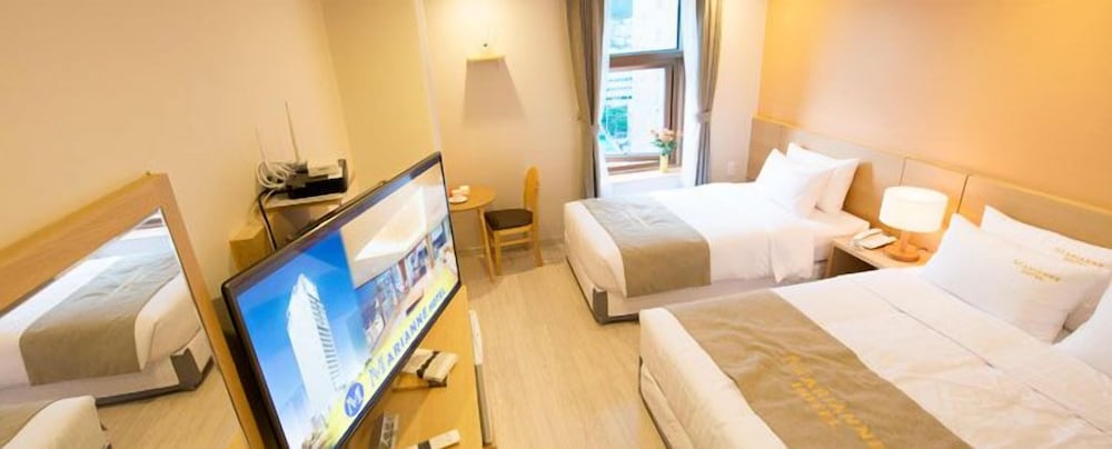 Marianne Hotel 20/40