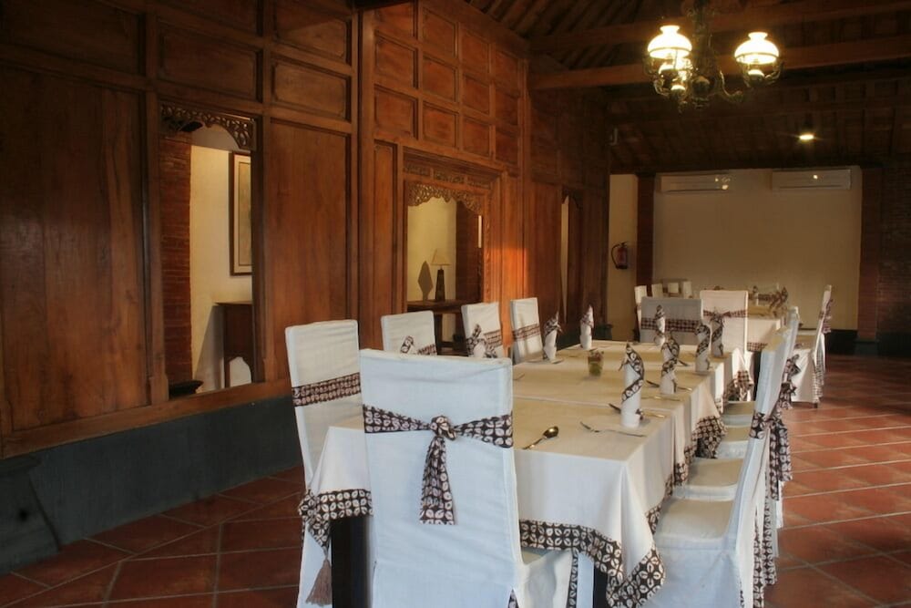 Omah Sinten Heritage Hotel & Resto 14/19