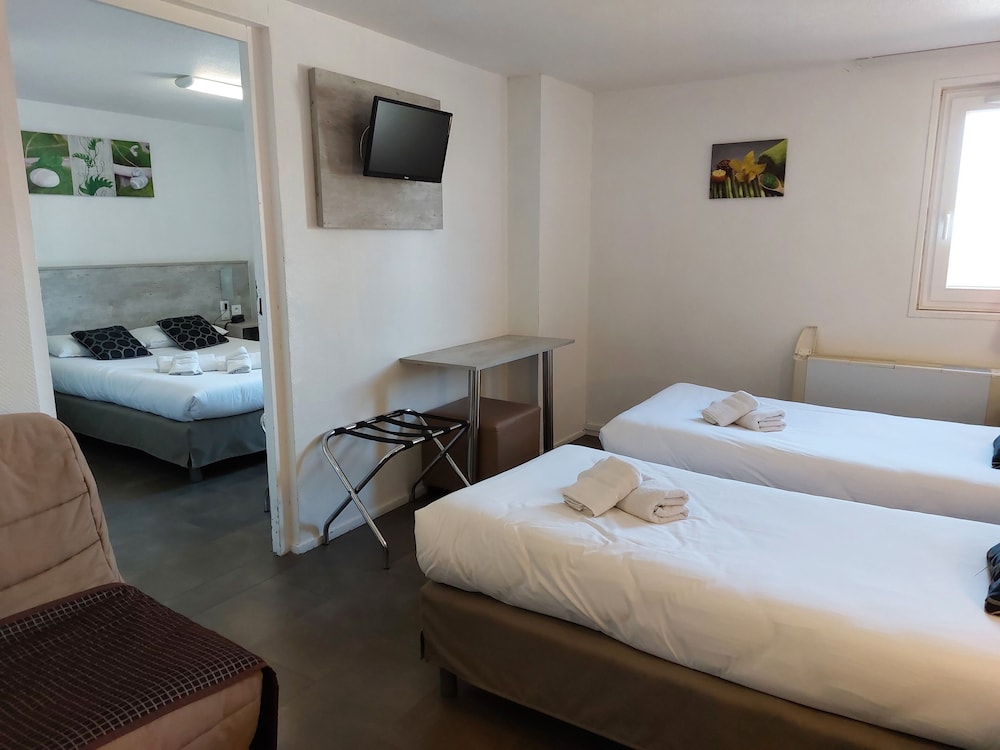 Brit Hotel Bosquet 20/50