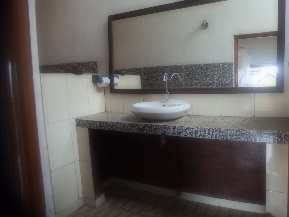 Bukit Indah Home Stay 48/50