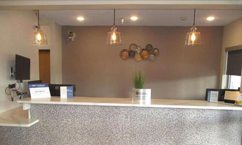 Best Western University Inn 11/39
