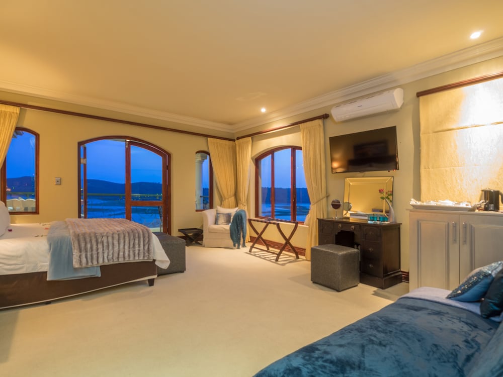 Villa Paradisa Guest House 17/44