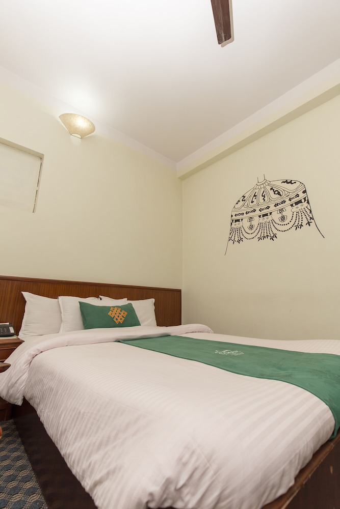 Green Hotel 6/29