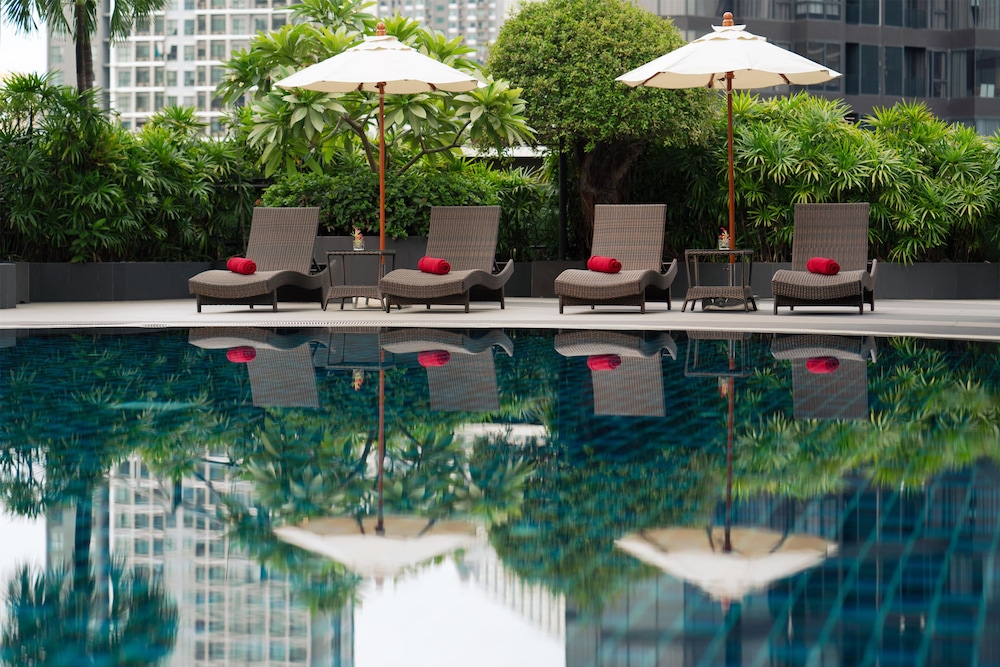 Avani Ratchada Bangkok Hotel 64/67