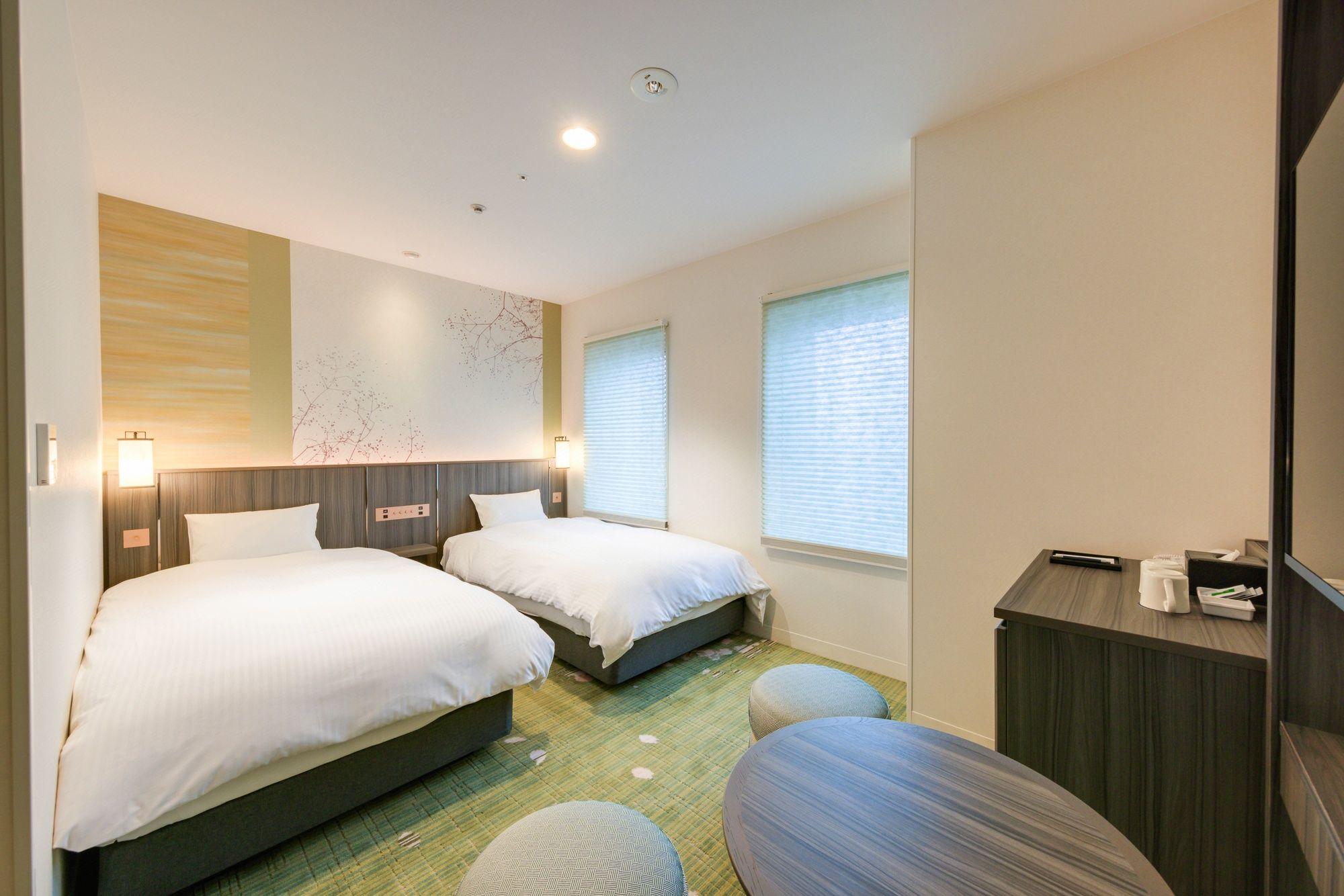 Renovated, Middle, Twin Beds, Comfort Floor