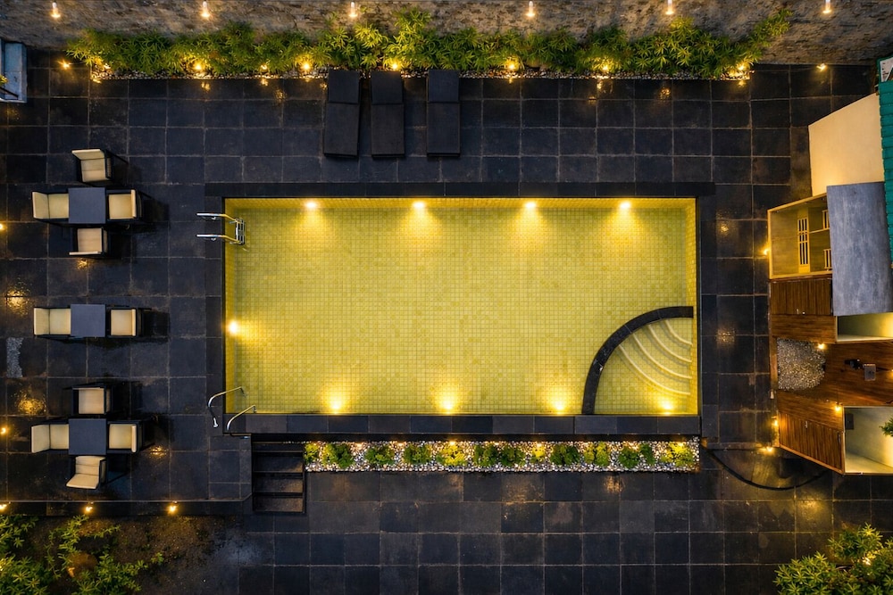 Maati Signature Collection by Eight Continents in NAINITAL