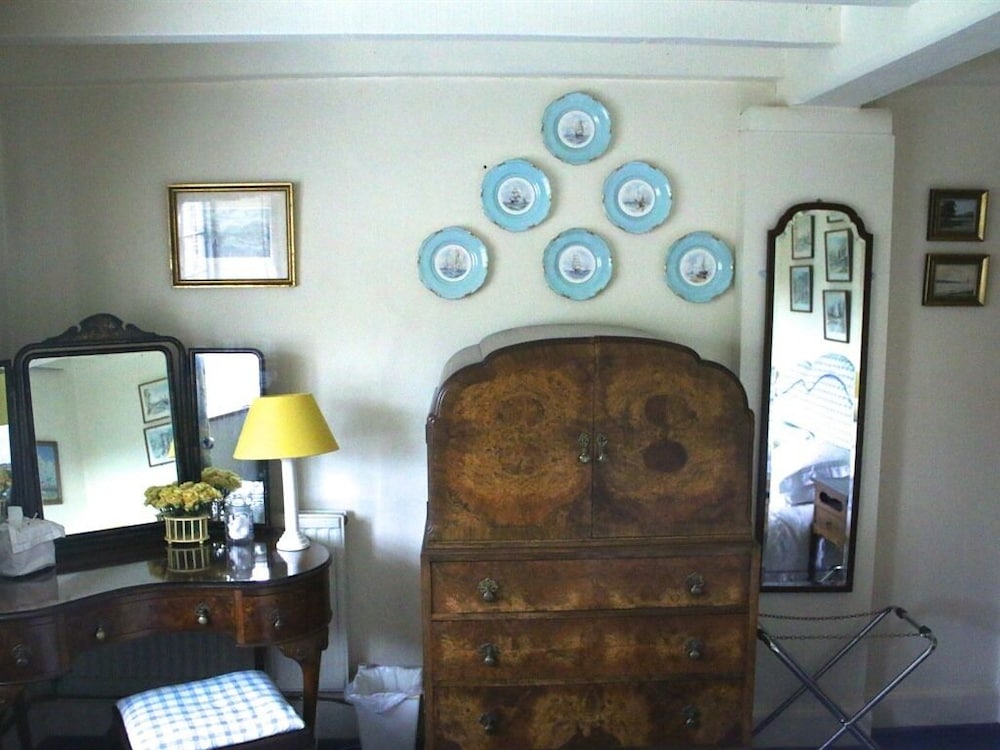 Stone House Bed And Breakfast 6/19