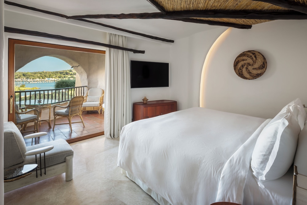 Contemporary, Superior, King Bed, Partial Sea View