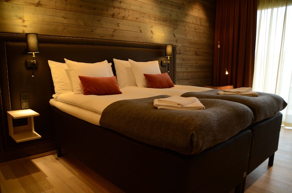 Marholmen Hotell and Conference AB 15/81