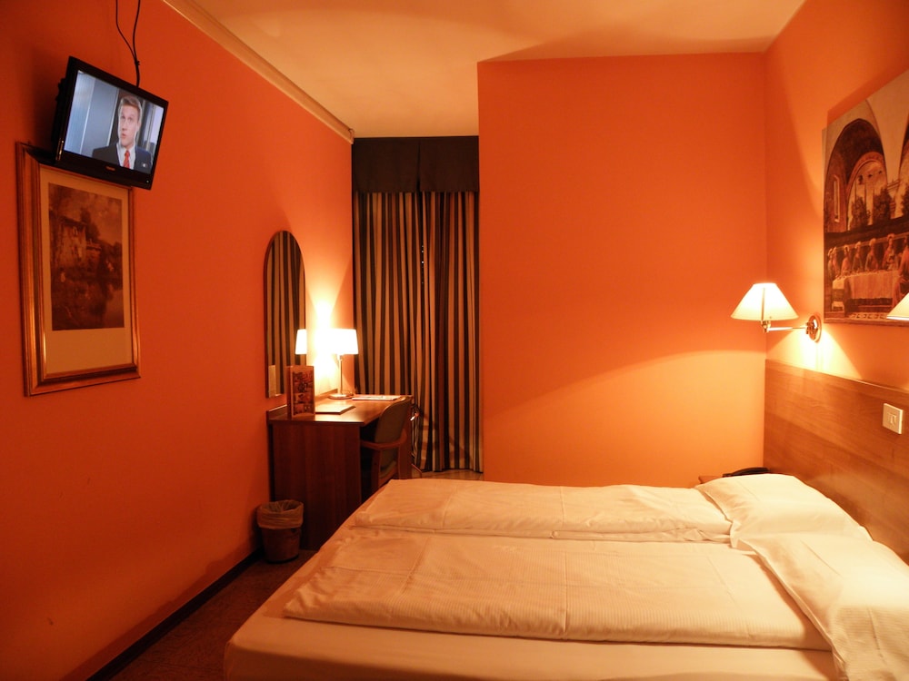 Hotel Corona 12/64
