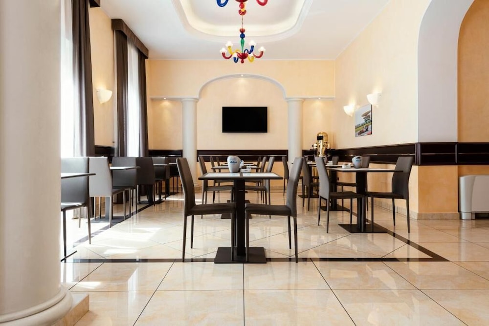 Mokinba Hotel Baviera 63/72