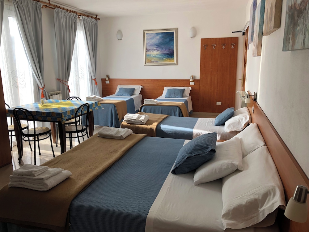 Bed And Breakfast Dream 29/50