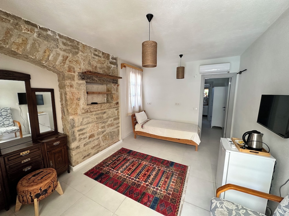 Eski Datca Otel 52/70