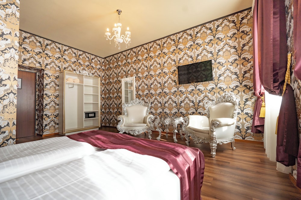 Hotel Urania 23/78