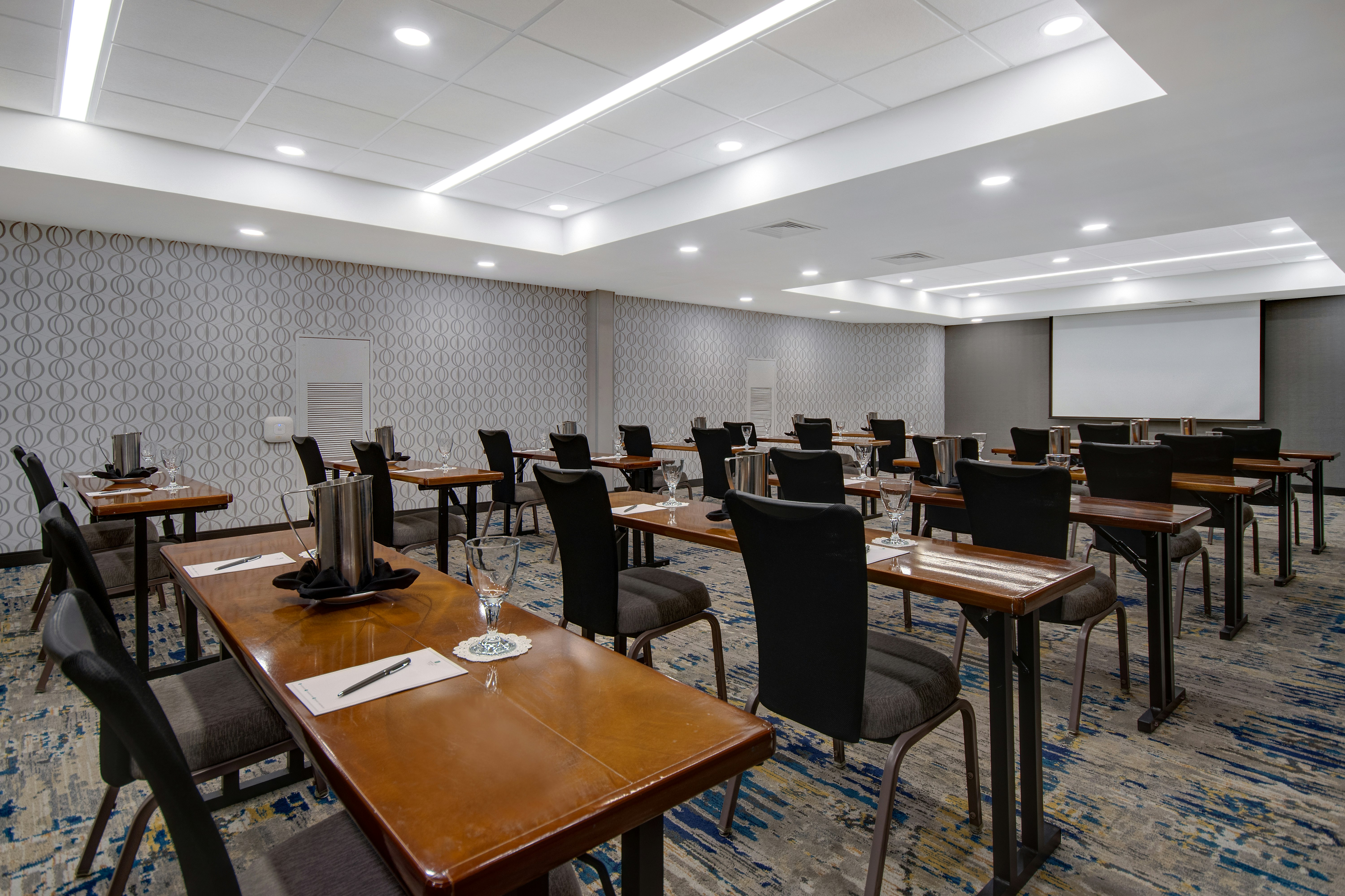 Embassy Suites Detroit Metro Airport 25/29