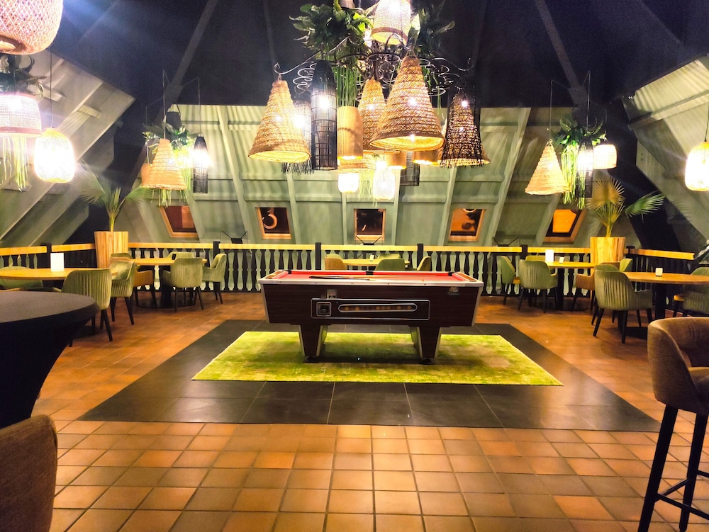 Logis Hotel Black and Green 29/50