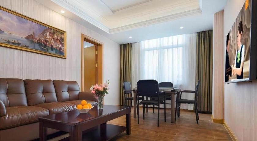 Vienna hotel (Huidong and run pedestrian street) 45/55