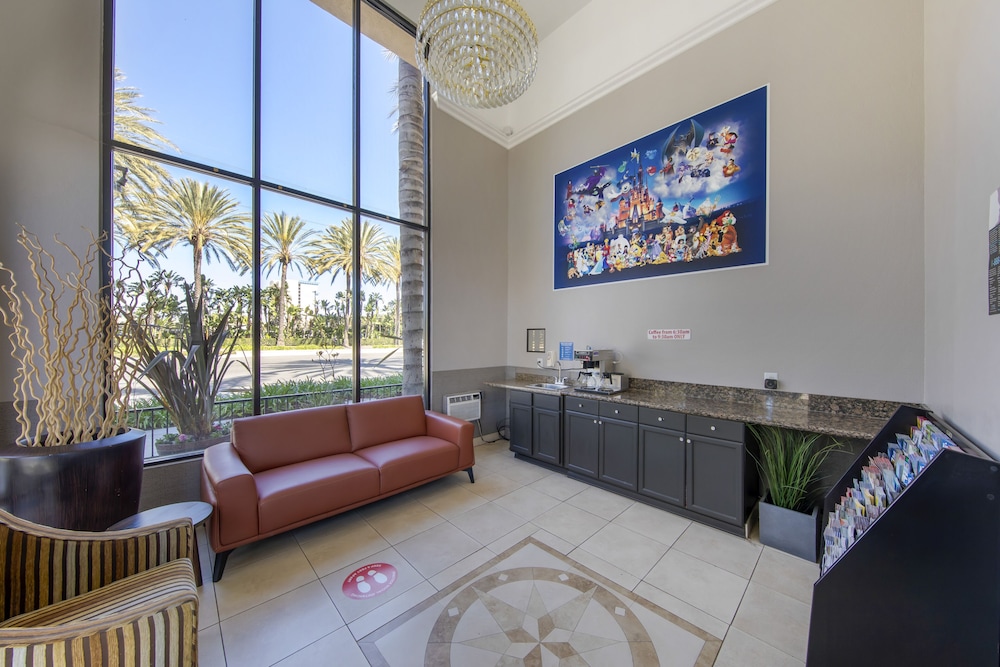 Anaheim Discovery Inn Suites 44/68
