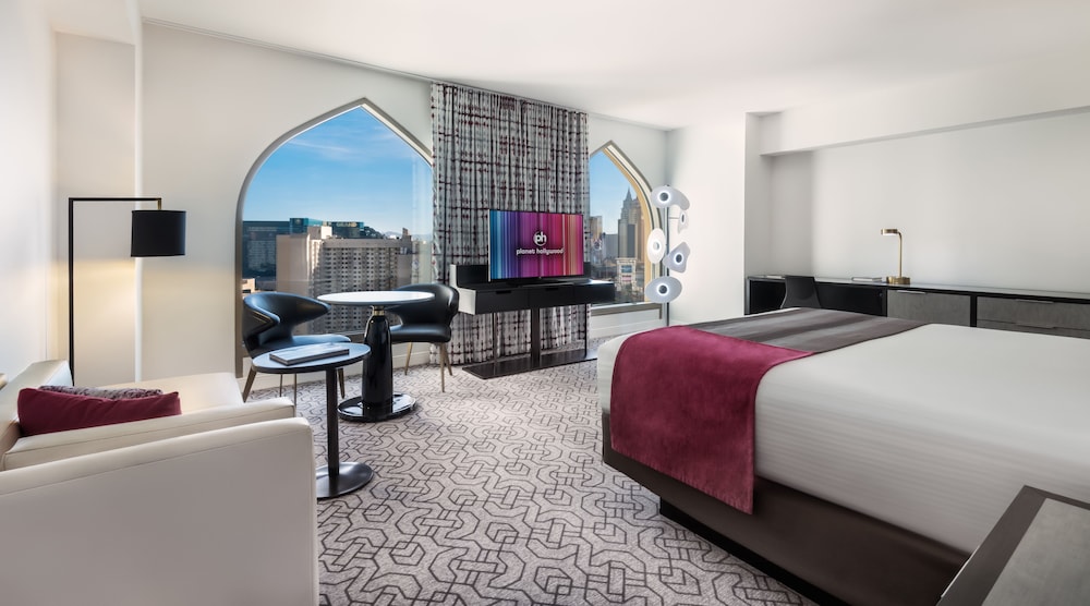 ULTRA RESORT, KING BED