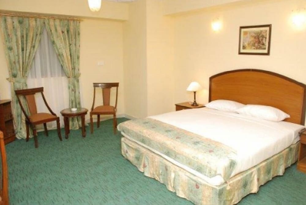 Embassy Inn 17/50