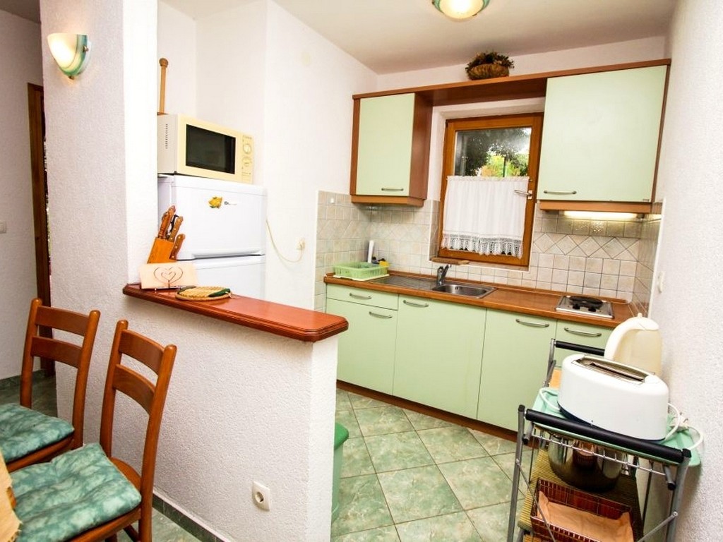HOTEL APARTMENTS IRENA 4/20