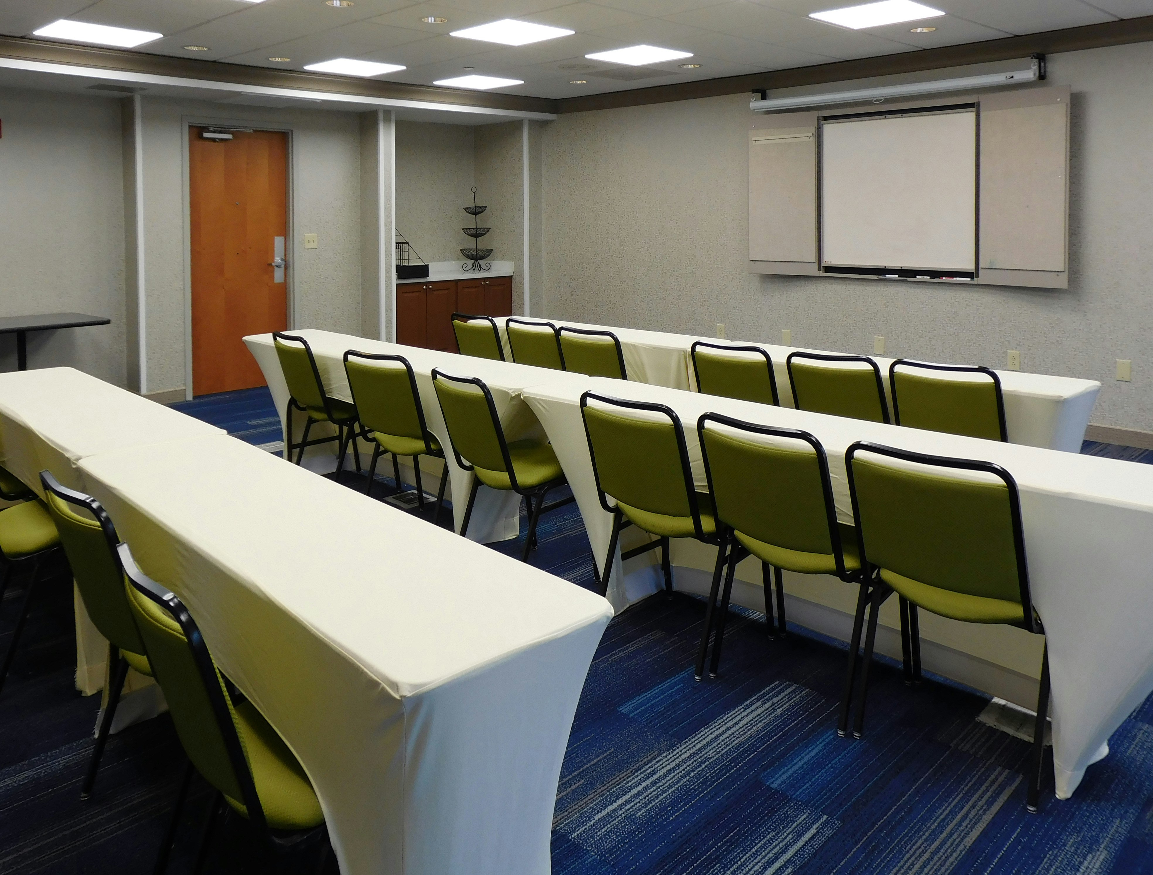 Holiday Inn Express Coventry S West Warwick Area 15/18