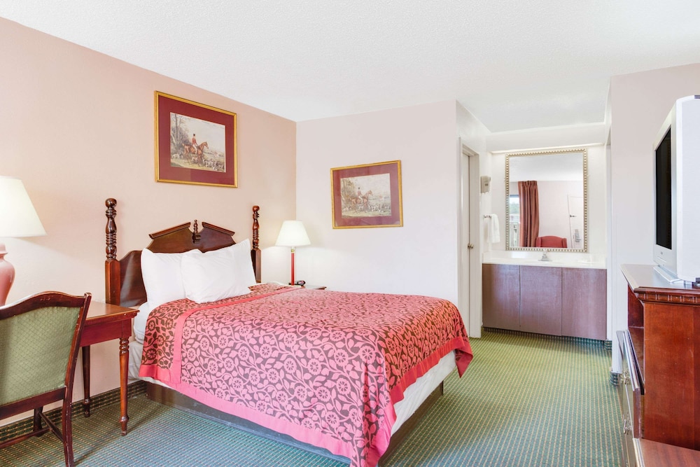Days Inn by Wyndham Greenville MS 20/44