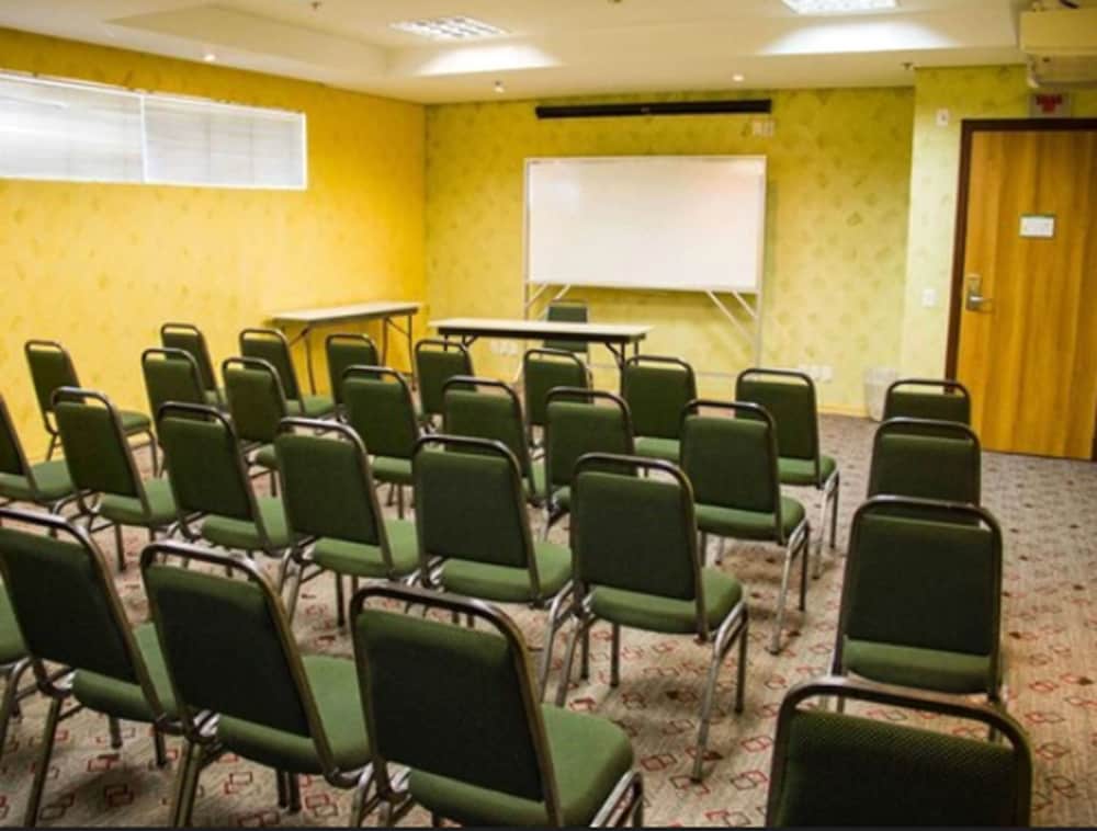 ibis Criciuma 39/50