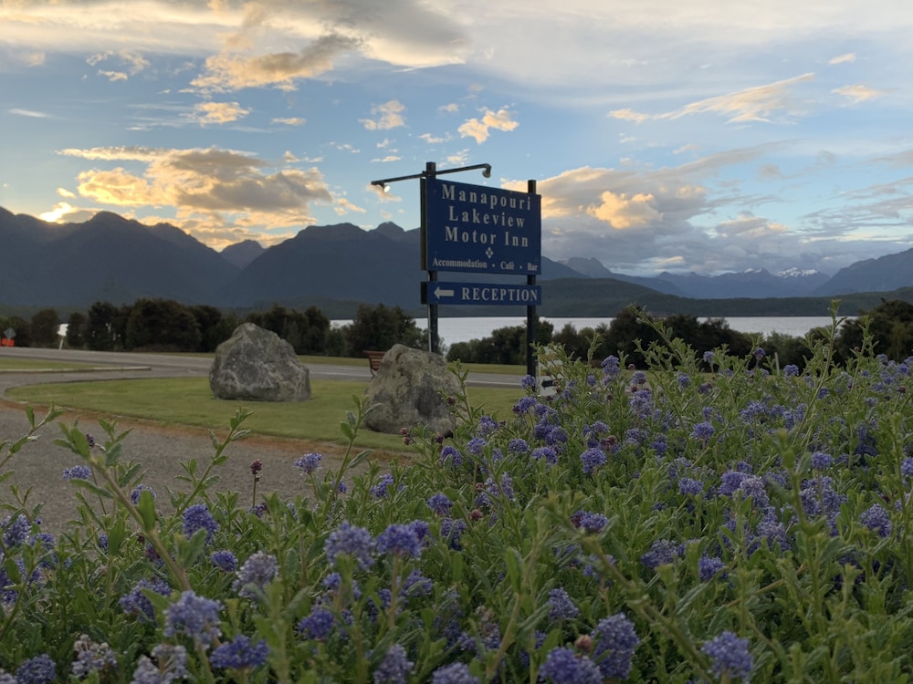 MANAPOURI LAKEVIEW MOTOR INN 31/69