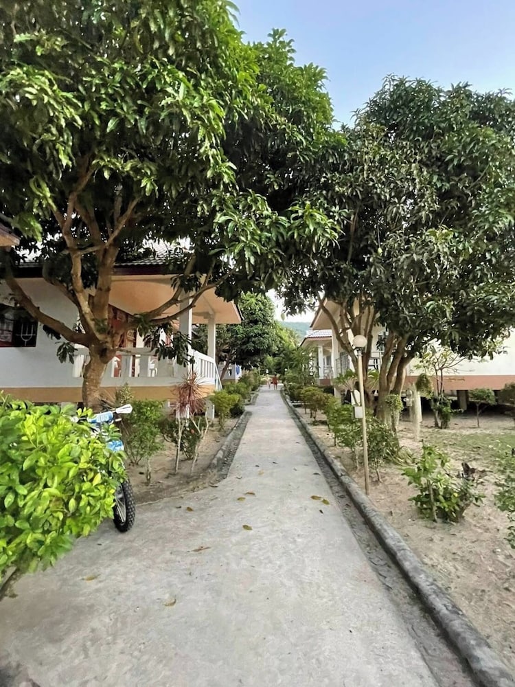 Krisada Beach Resort 43/56