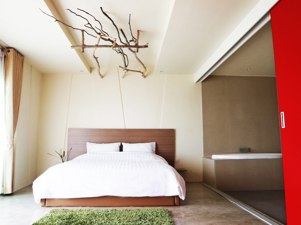 HONEYMOON, DOUBLE BED